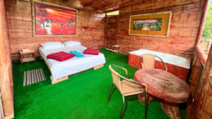 La Cabaña Élite Nátaga te invita a reconectarte con la naturaleza y a disfrutar del descanso con el estilo único del EcoHotel Los Nogales.